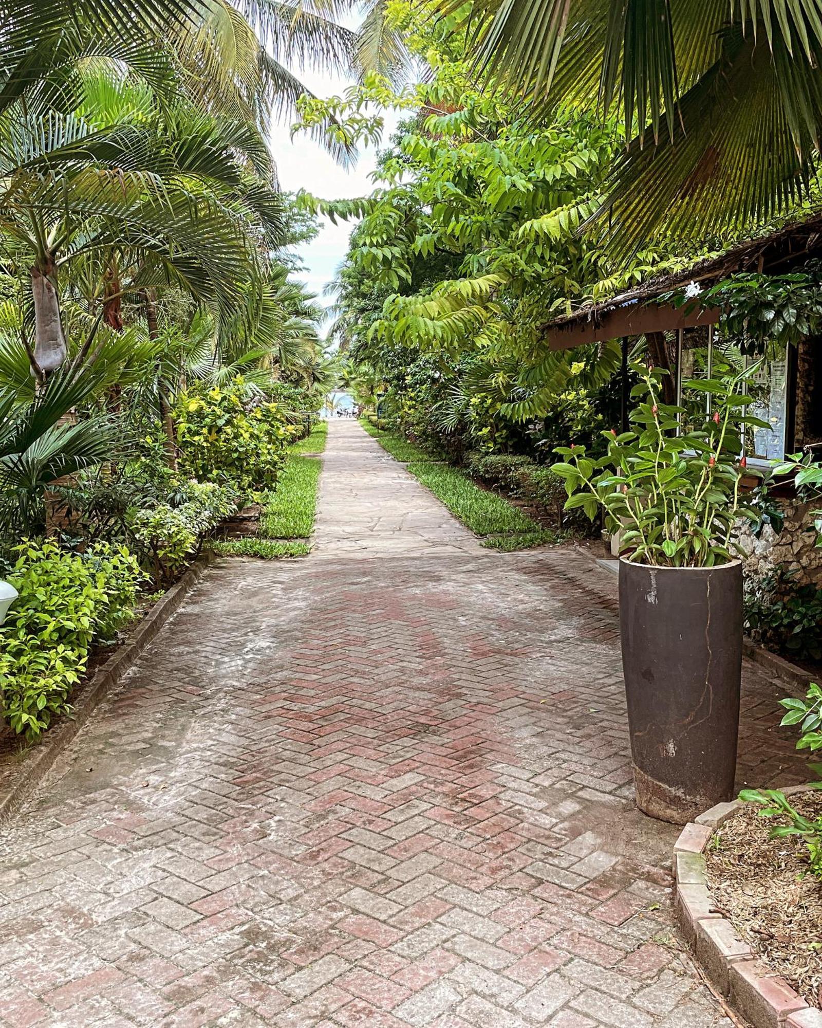 Kijiji Beach Resort Дар-ес-Салам Екстер'єр фото